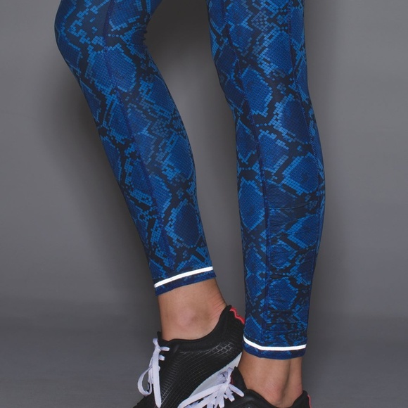 lululemon athletica Pants - Lululemon Speed Tight IV Luxtreme Ziggy Snake Blue